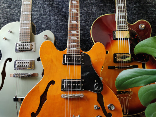 The Strokes: Nick Valensi signature guitar!