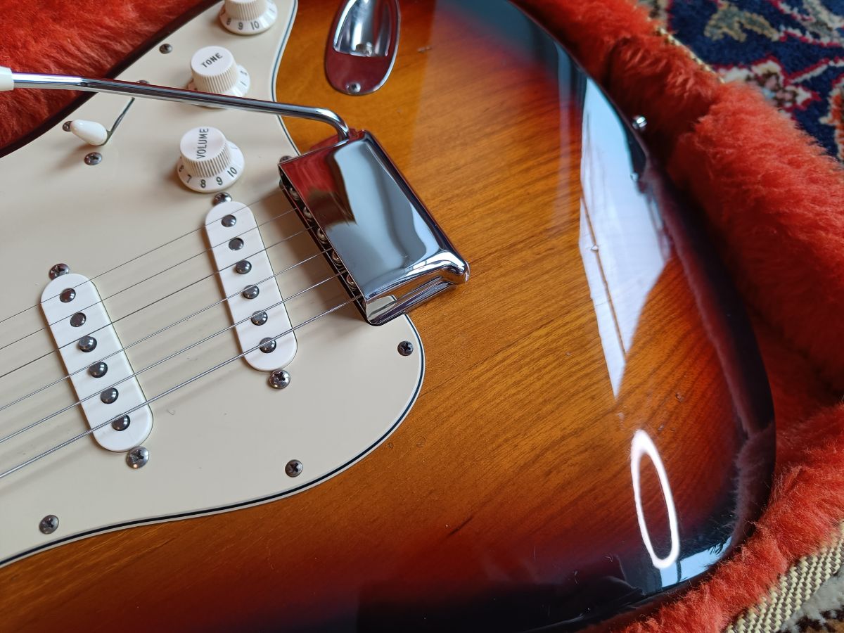 Fender American Vintage '62 Stratocaster 2005 3-Color Sunburst
