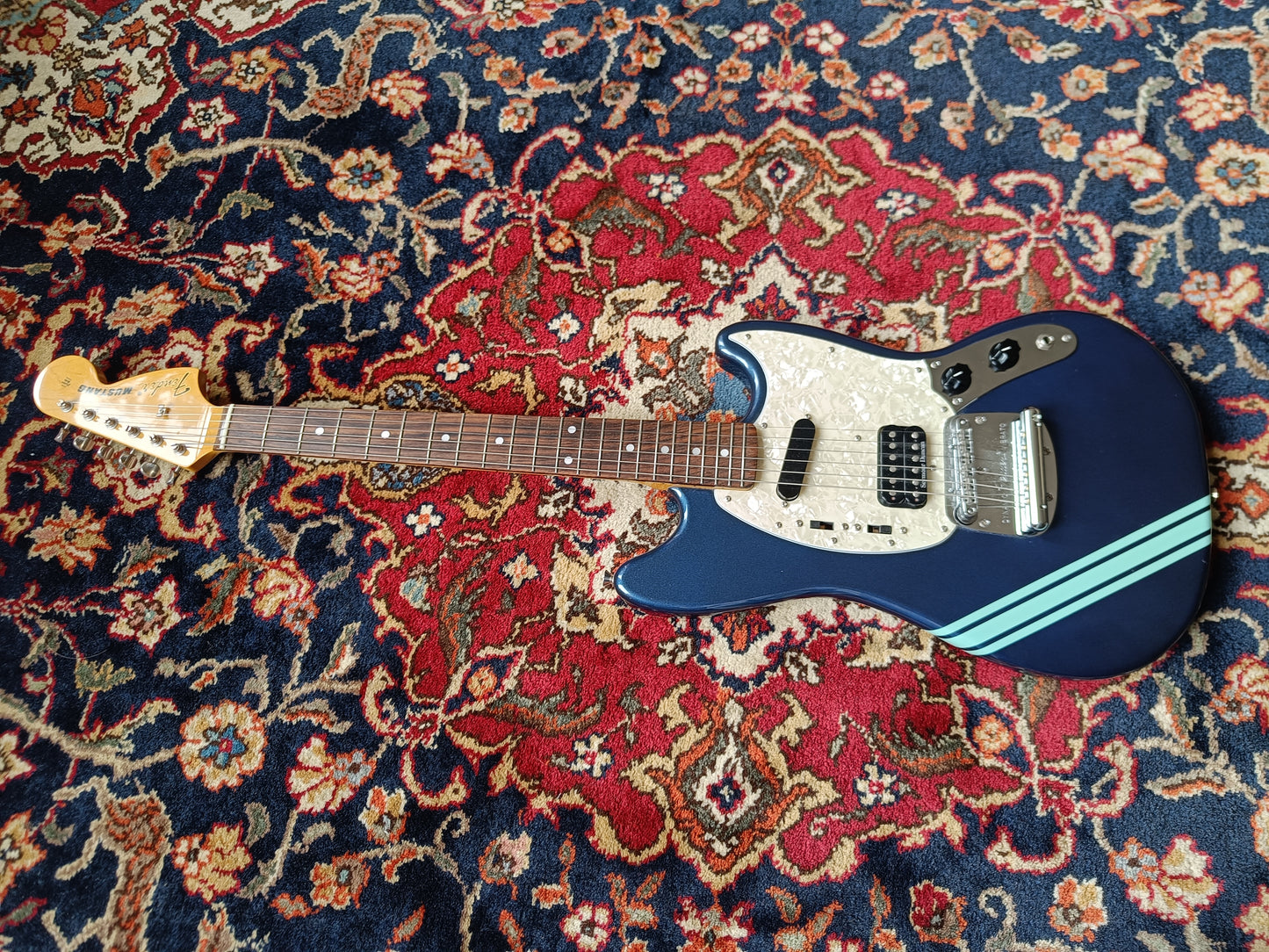 Fender Kurt Cobain Mustang 2012 Dark Lake Placid Blue with Stripe