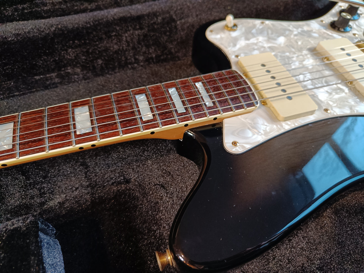 Fender The Ventures Jazzmaster MIJ Midnight Black Transparent