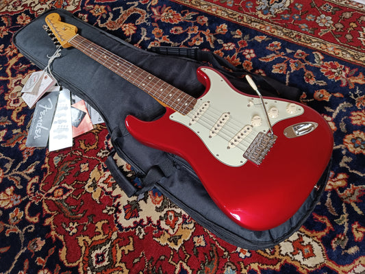 Fender Classic Series '60s Stratocaster with Rosewood Fretboard 2008 Candy Apple Red