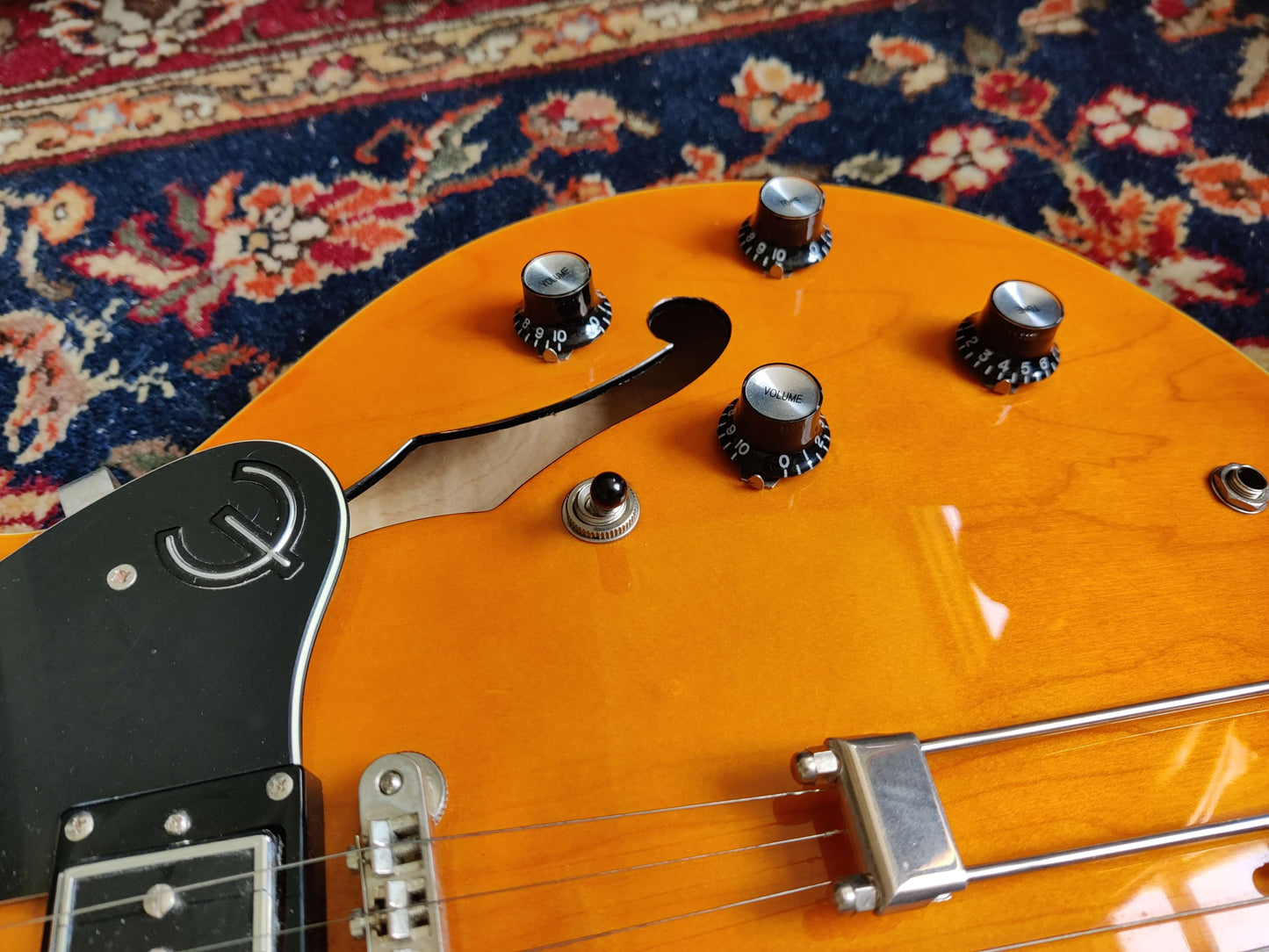 Epiphone Nick Valensi Riviera P94