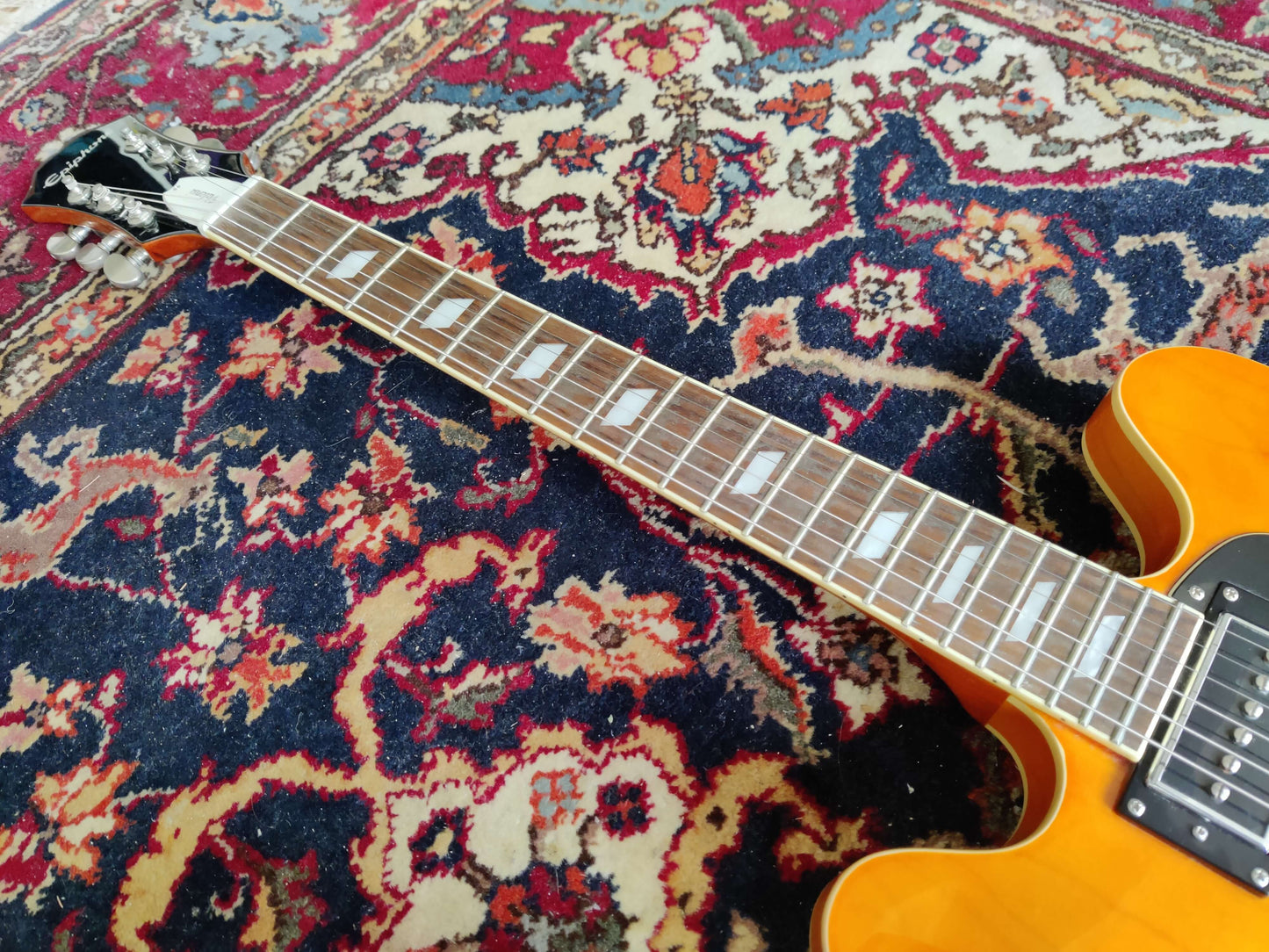 Epiphone Nick Valensi Riviera P94