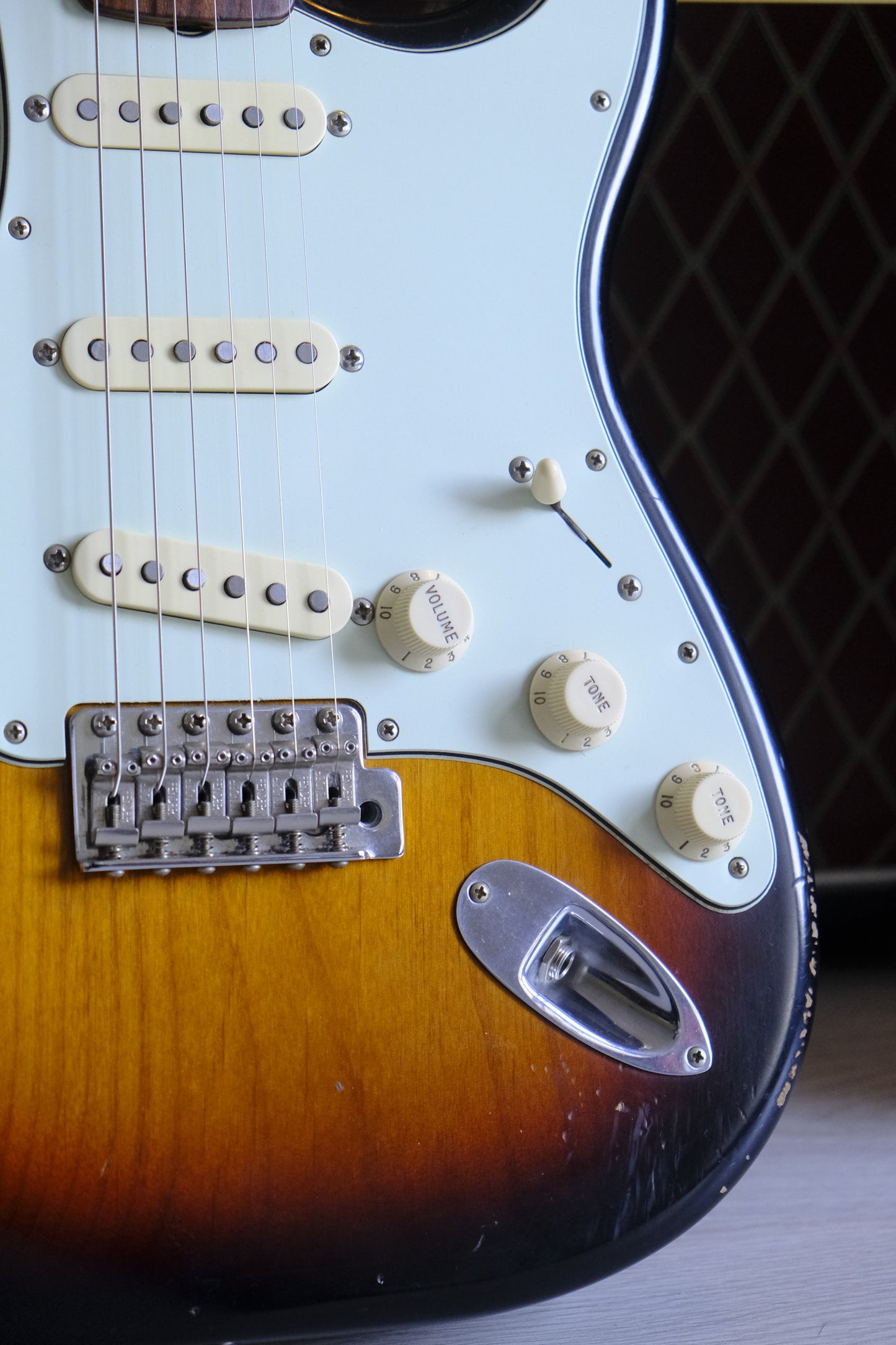 Fender Road Worn '60s Stratocaster 2018 3-Color Sunburst