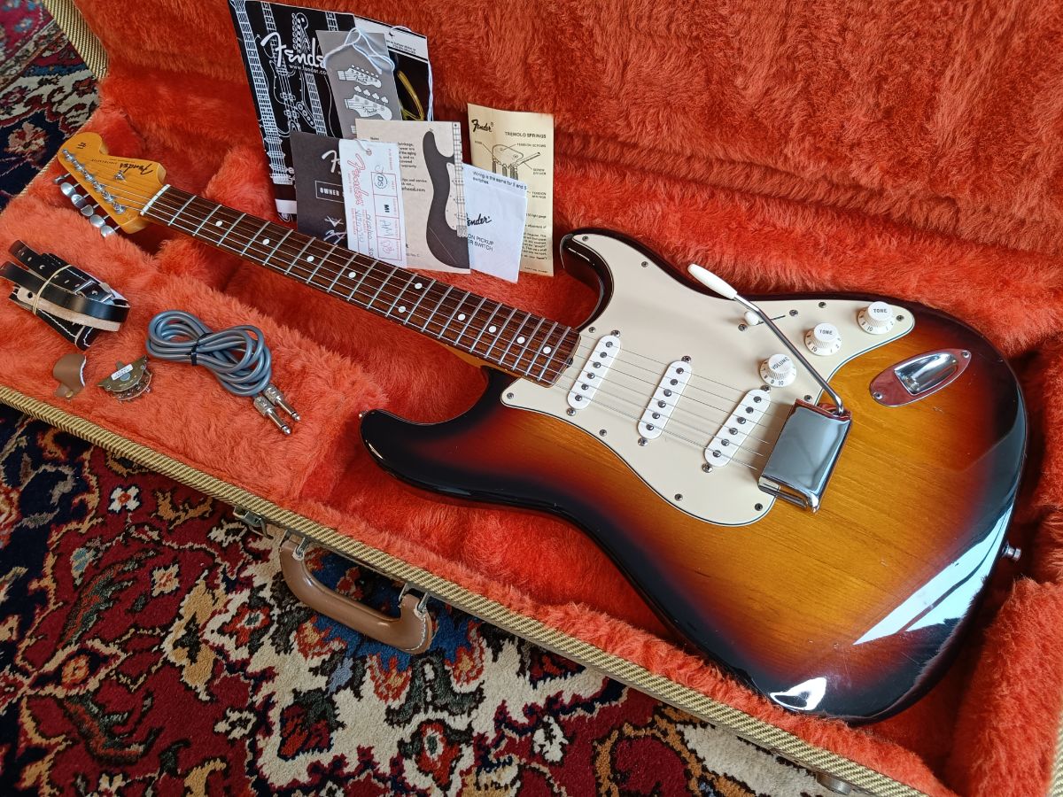 Fender vintage 62 on sale reissue stratocaster