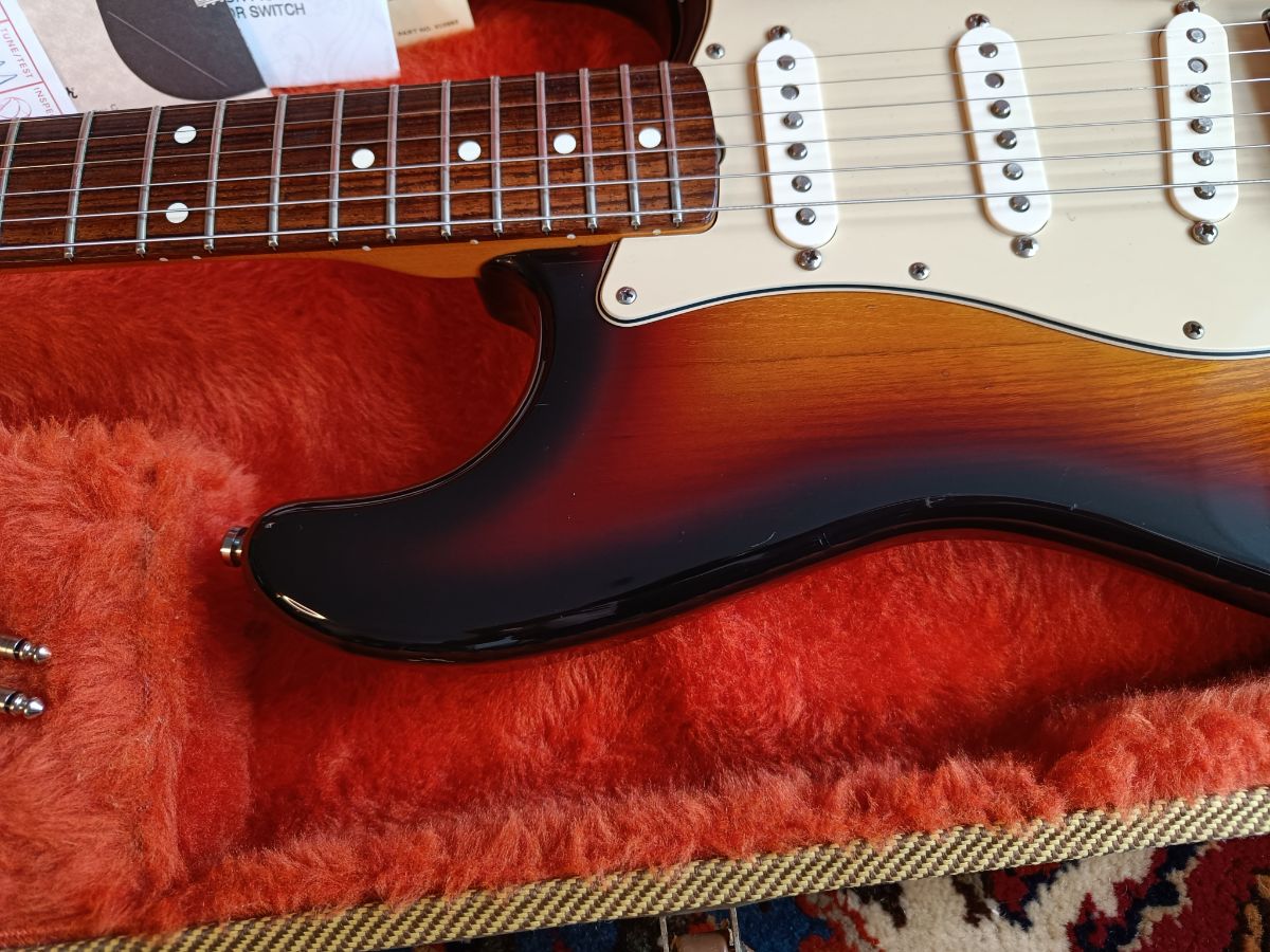おしゃれFender american vintage 62 stratocaster ギター