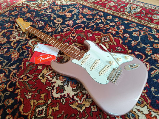 Fender Vintera '60s Stratocaster Modified with Pau Ferro Fretboard 2020 Burgundy Mist Metallic