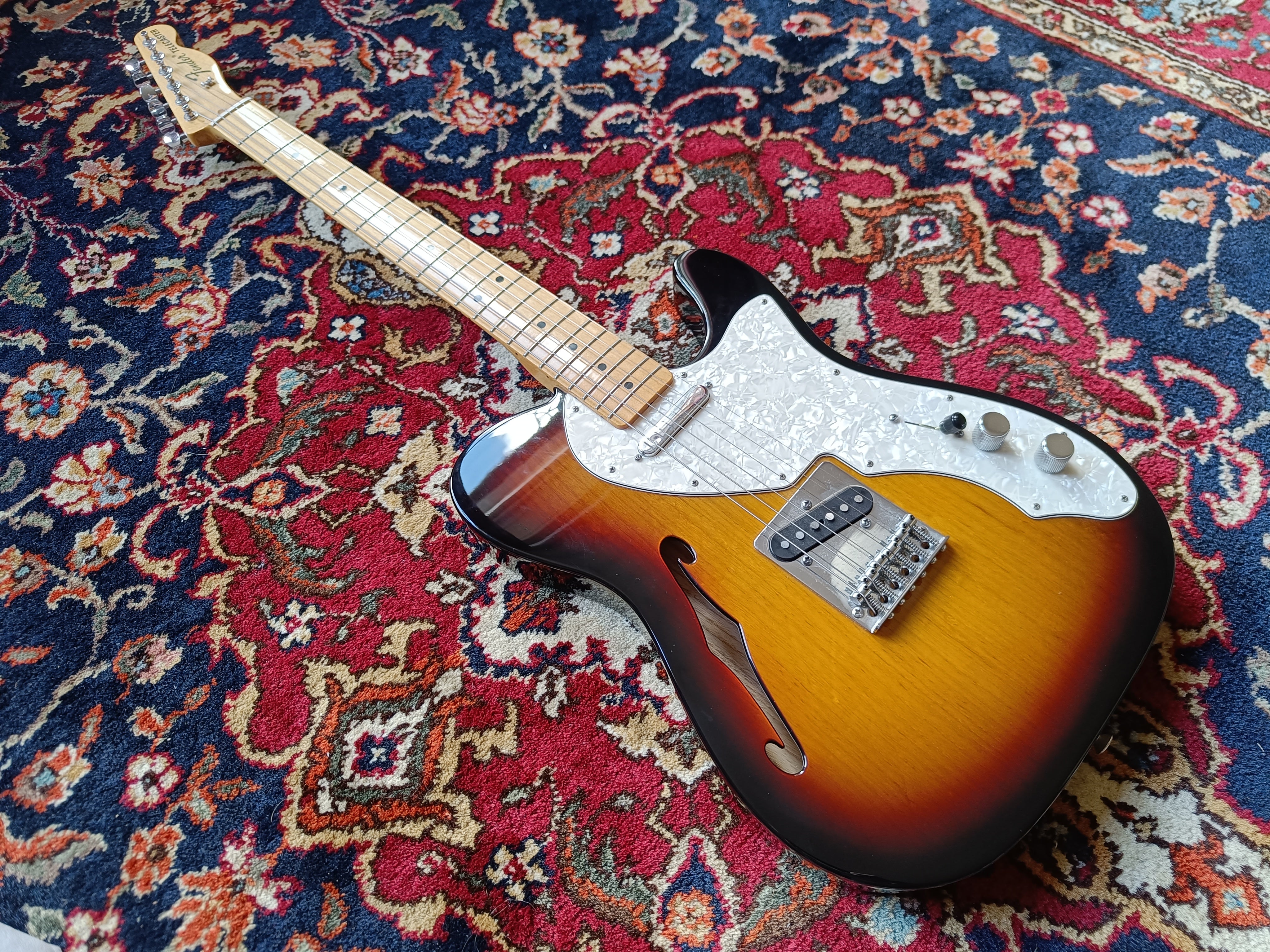 Fender Classic Series '69 Telecaster Thinline 2012 3-Color Sunburst –  Rinkies Guitars