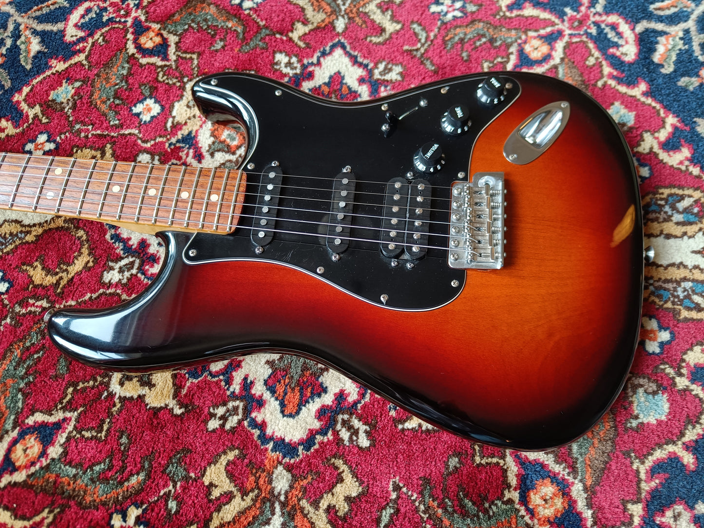 Fender American Special Stratocaster HSS with Rosewood Fretboard 2012 3-Color Sunburst