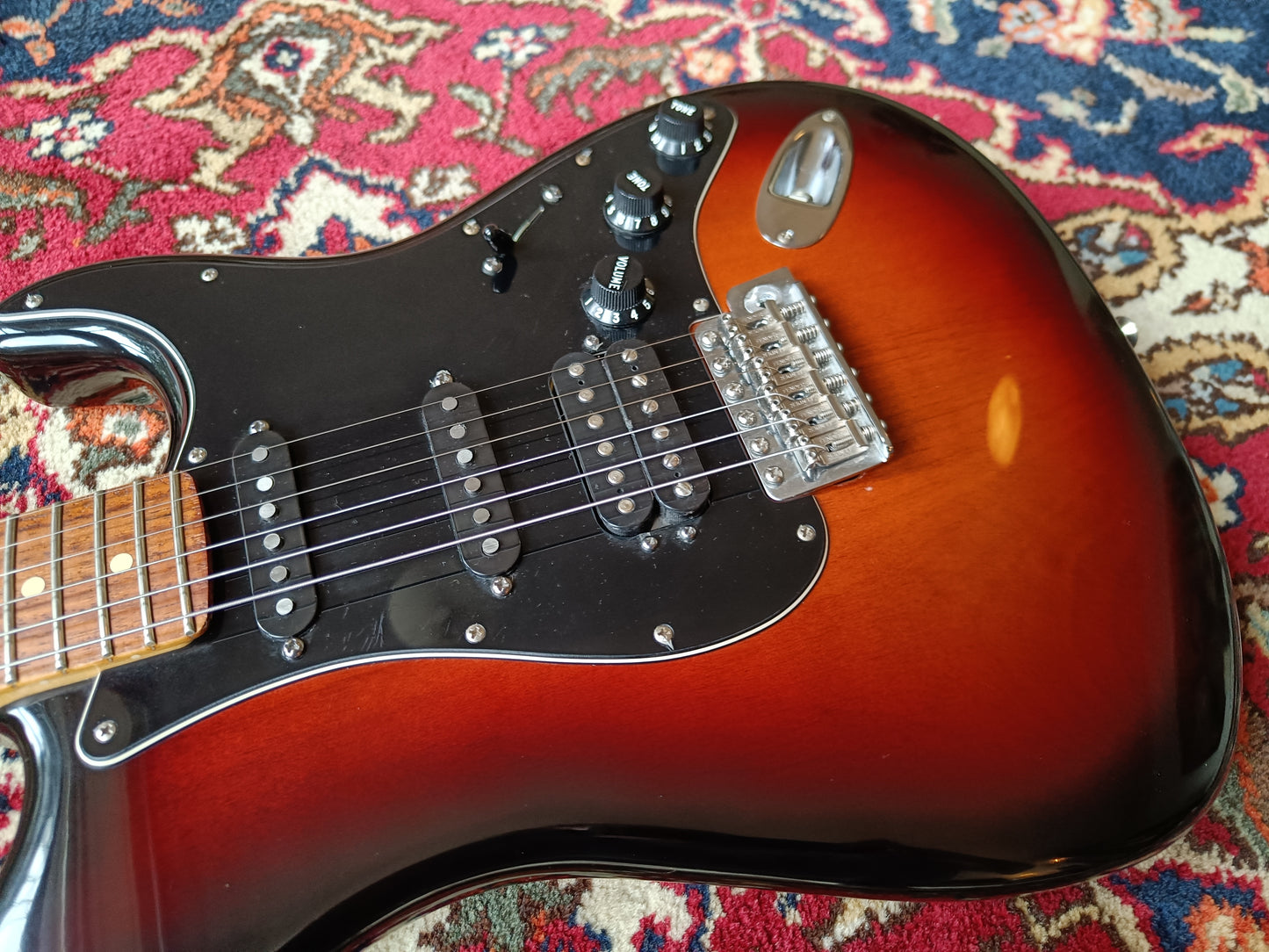 Fender American Special Stratocaster HSS with Rosewood Fretboard 2012 3-Color Sunburst