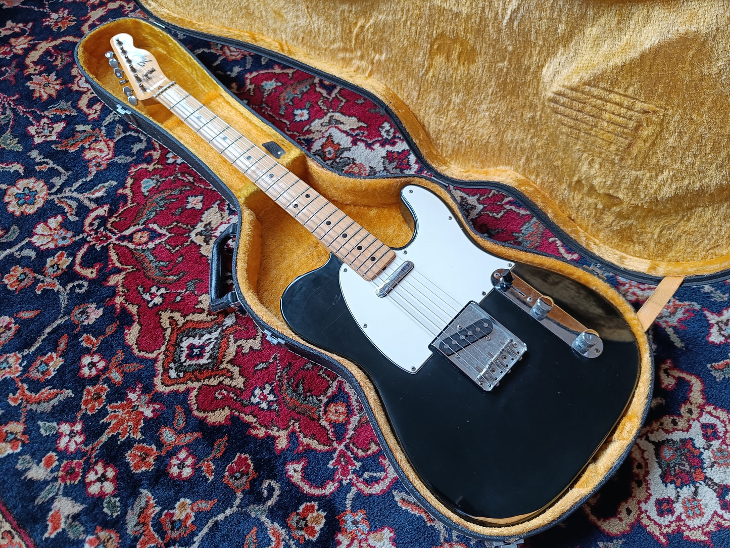 Fender Telecaster with Maple Fretboard Original 1975 Black