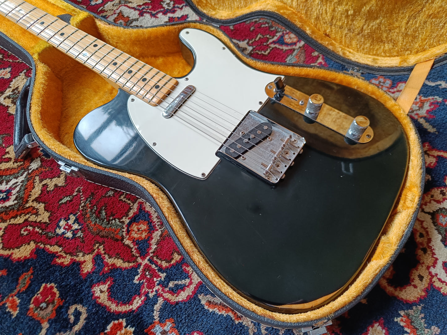 Fender Telecaster with Maple Fretboard Original 1975 Black