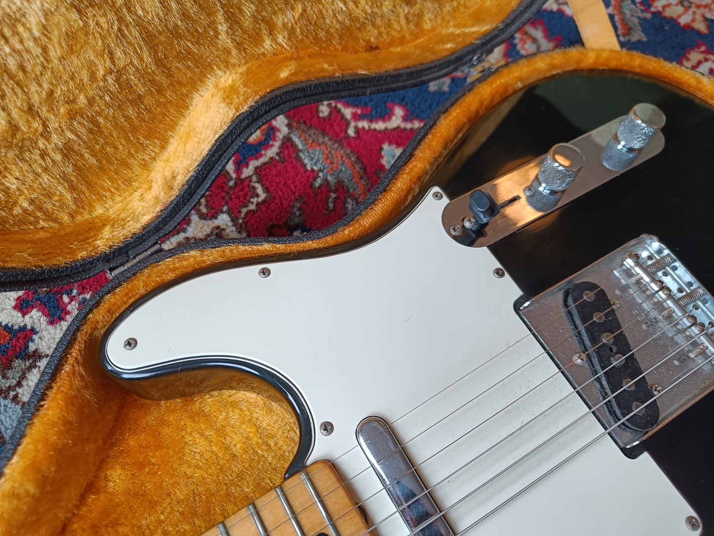 Fender Telecaster with Maple Fretboard Original 1975 Black