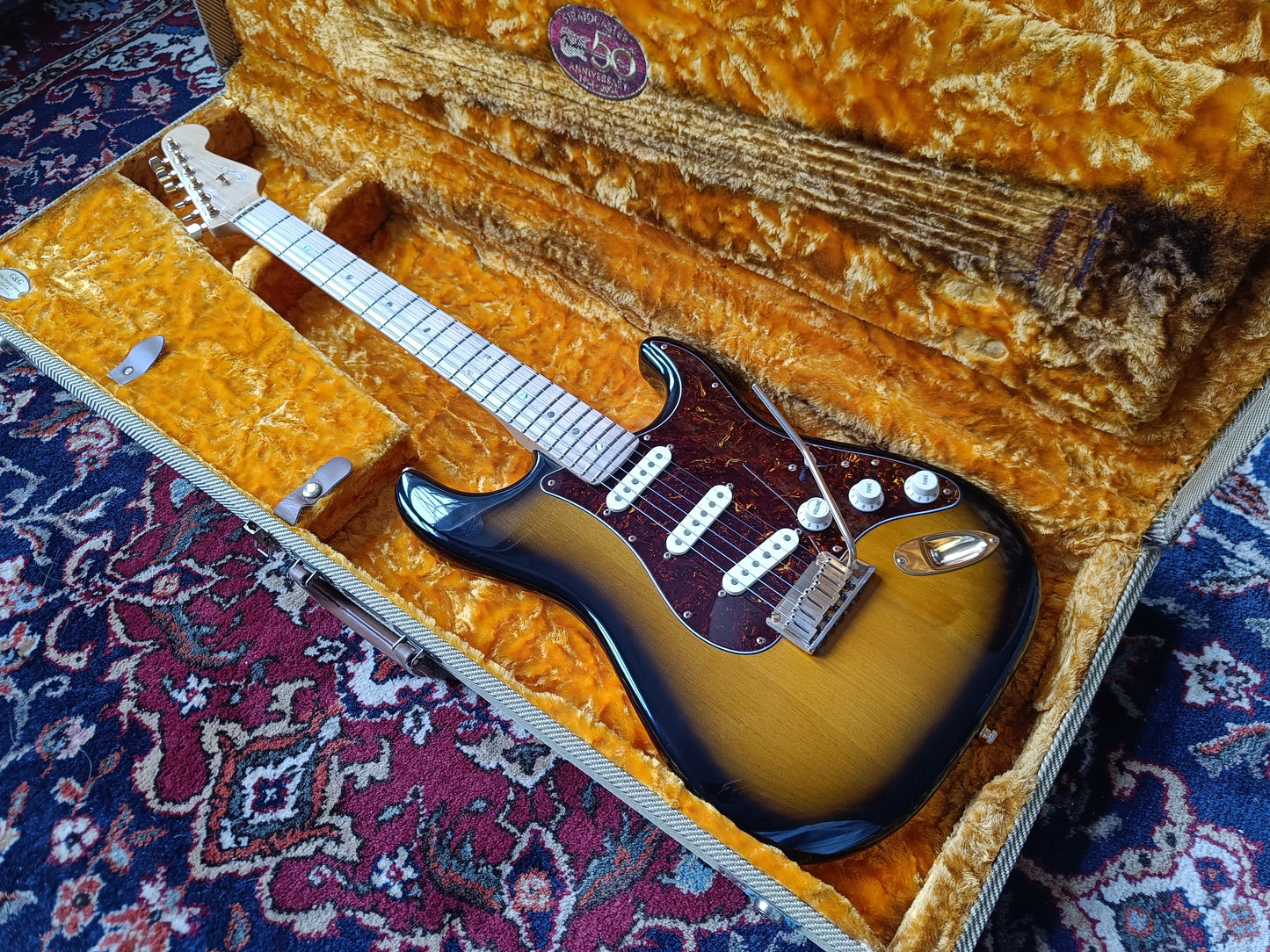 Fender 50th Anniversary American Deluxe Stratocaster 2004 Sunburst