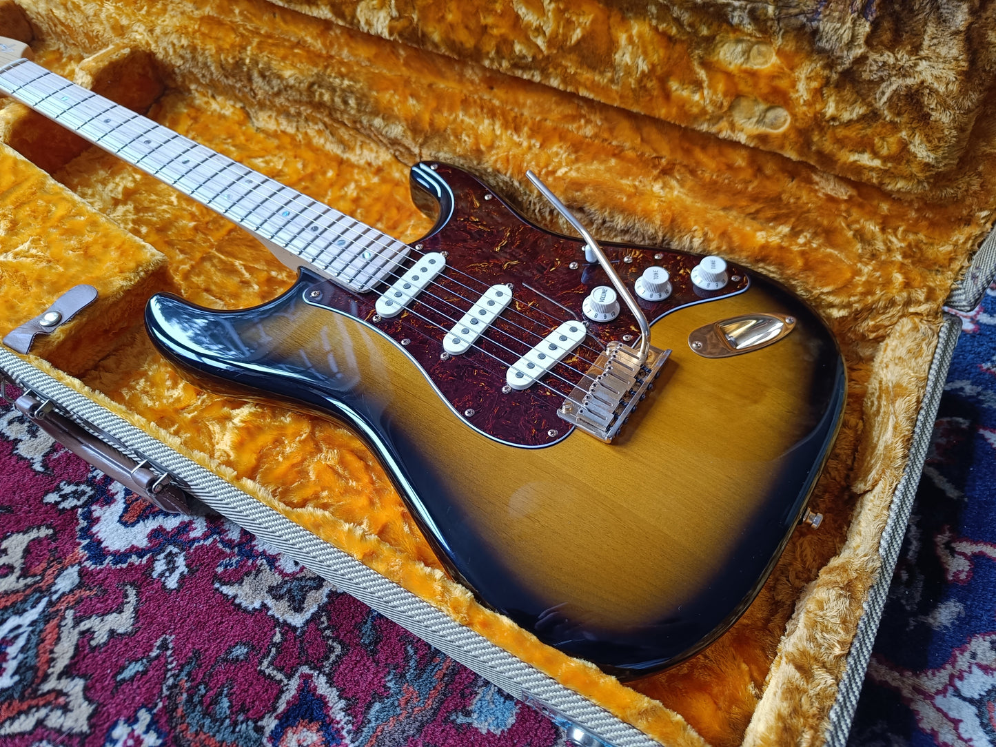 Fender 50th Anniversary American Deluxe Stratocaster 2004 Sunburst