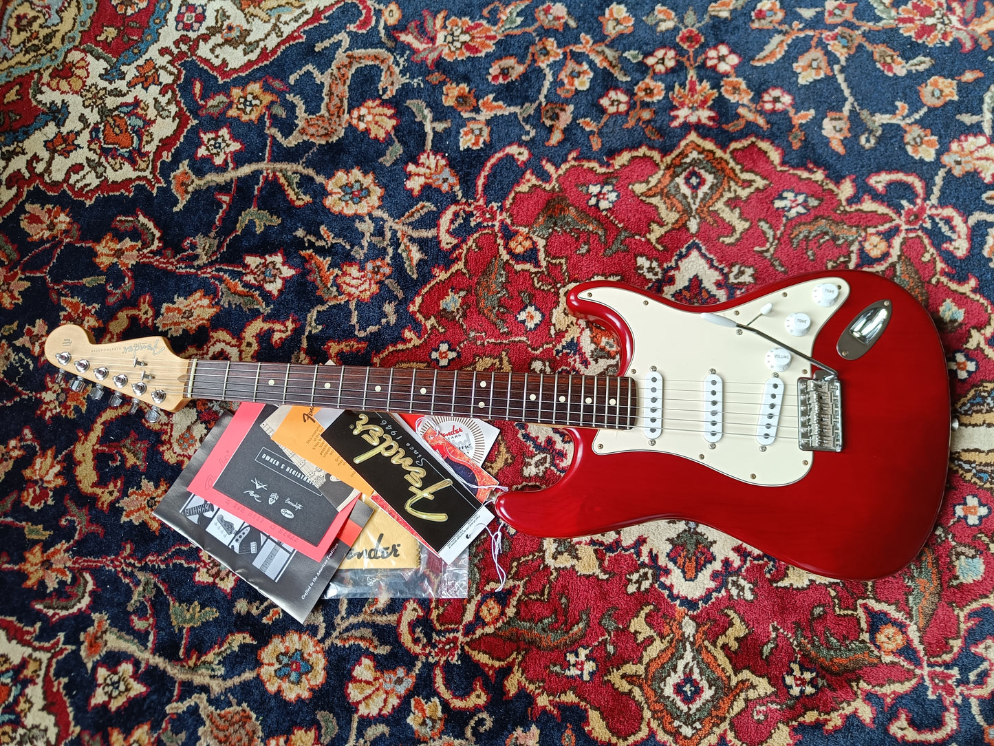 Fender Highway One Stratocaster with Rosewood Fretboard 2002 Crimson Red Transparent