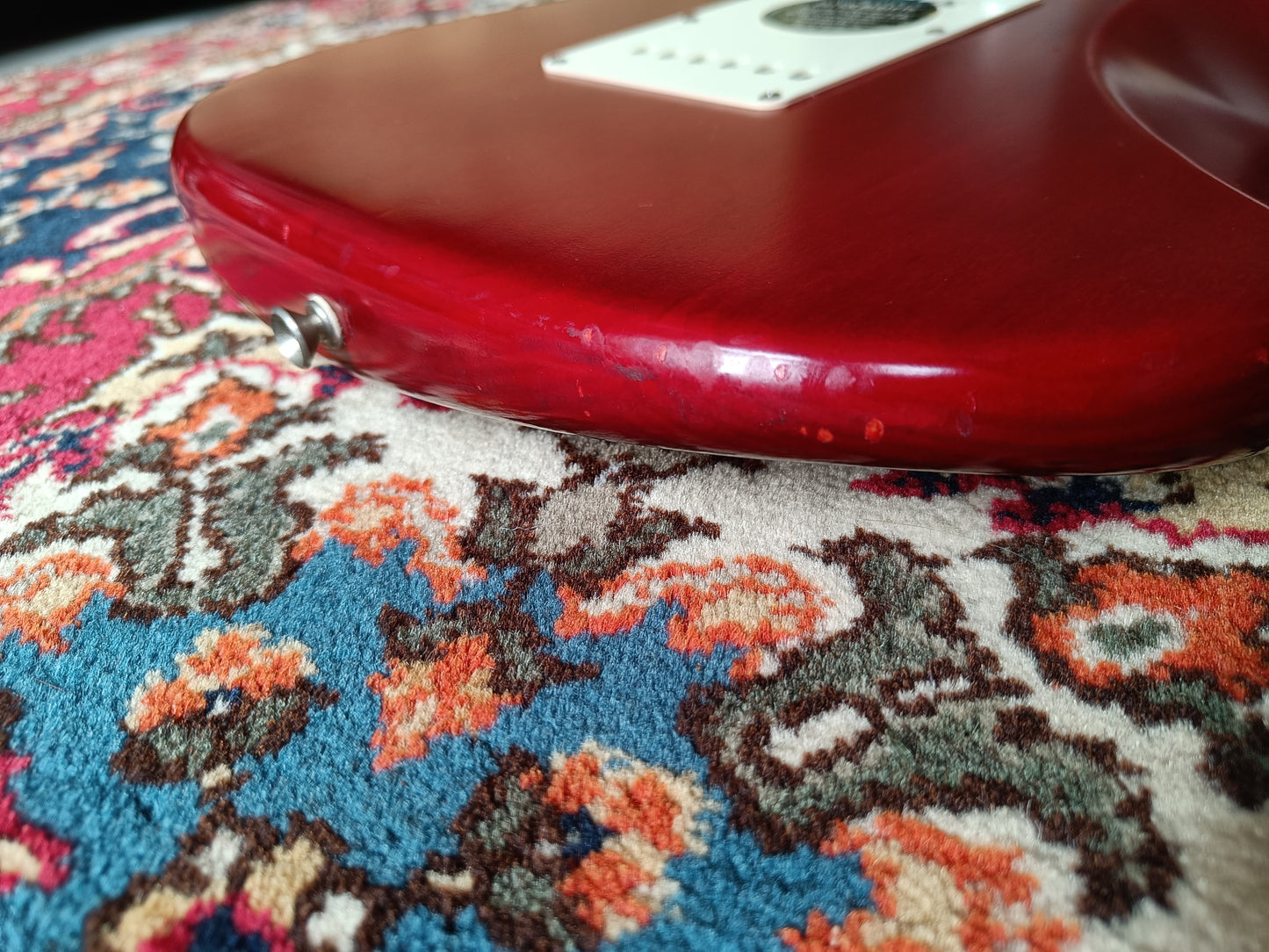 Fender Highway One Stratocaster with Rosewood Fretboard 2002 Crimson Red Transparent