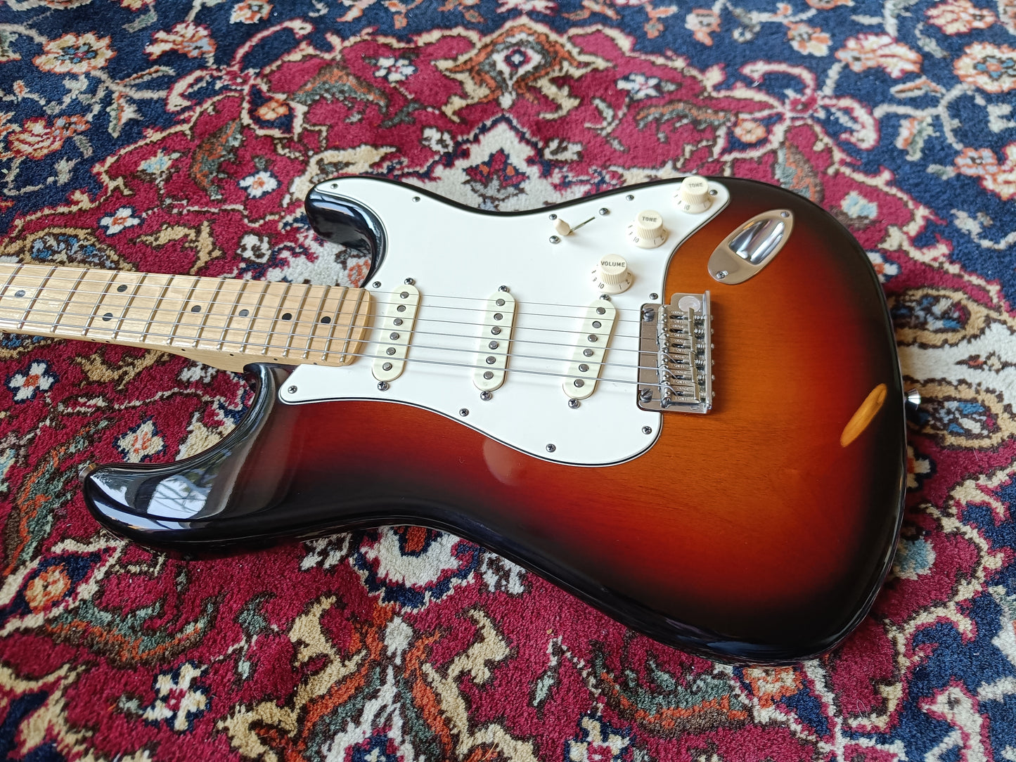 Fender American Standard Stratocaster 2013 3-Color Sunburst