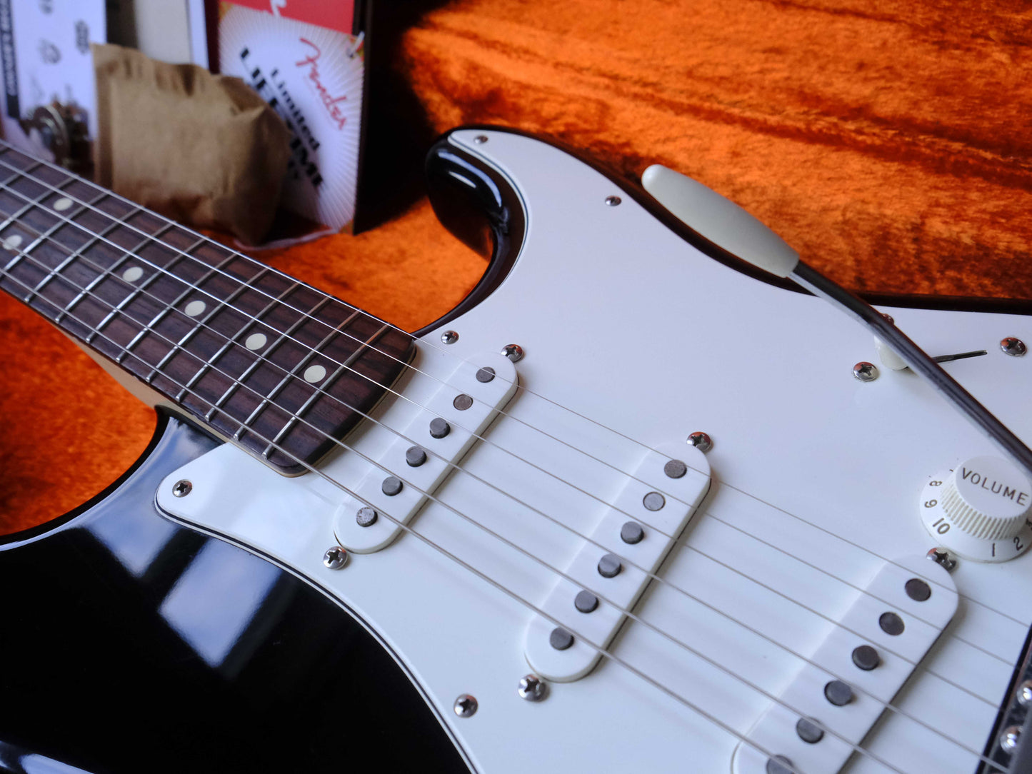 Fender FSR American Vintage '70s Stratocaster Matching Headstock 2015 Black