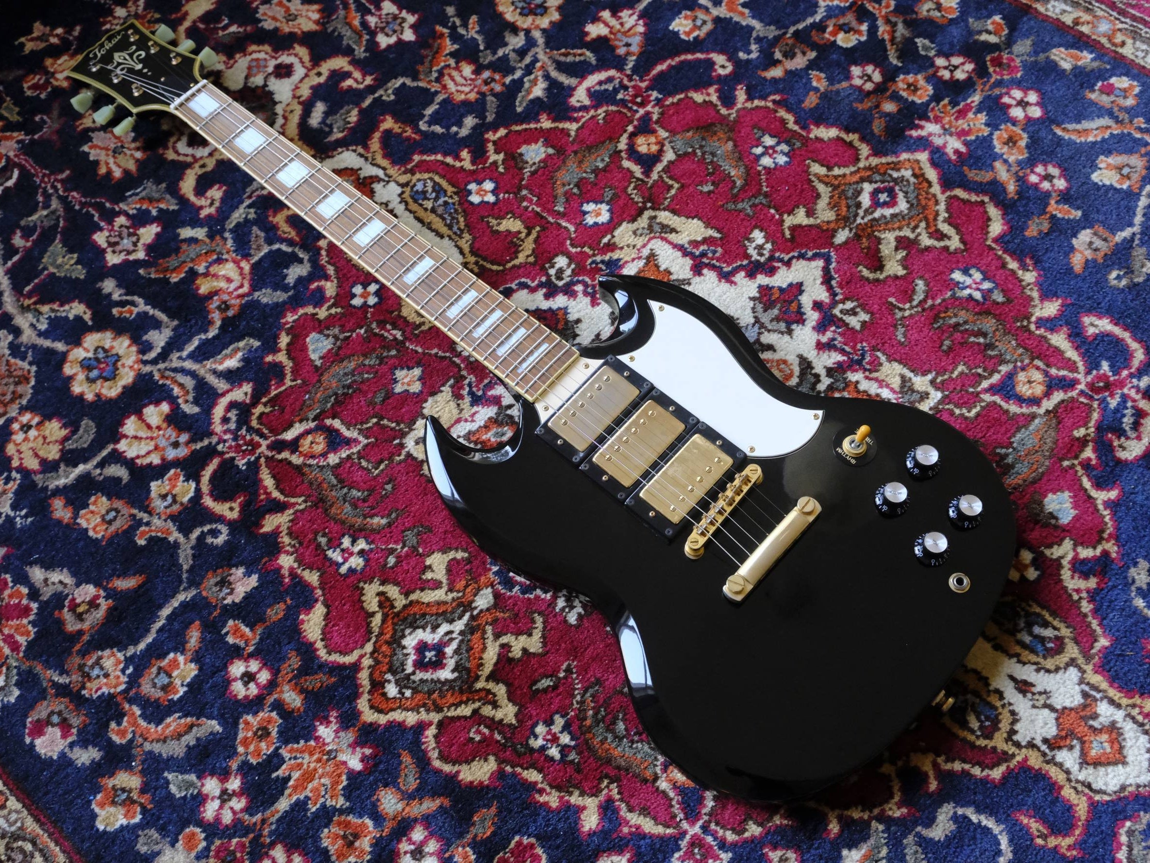 Tokai SG Custom 3-Pickups Ebony – Rinkies Guitars