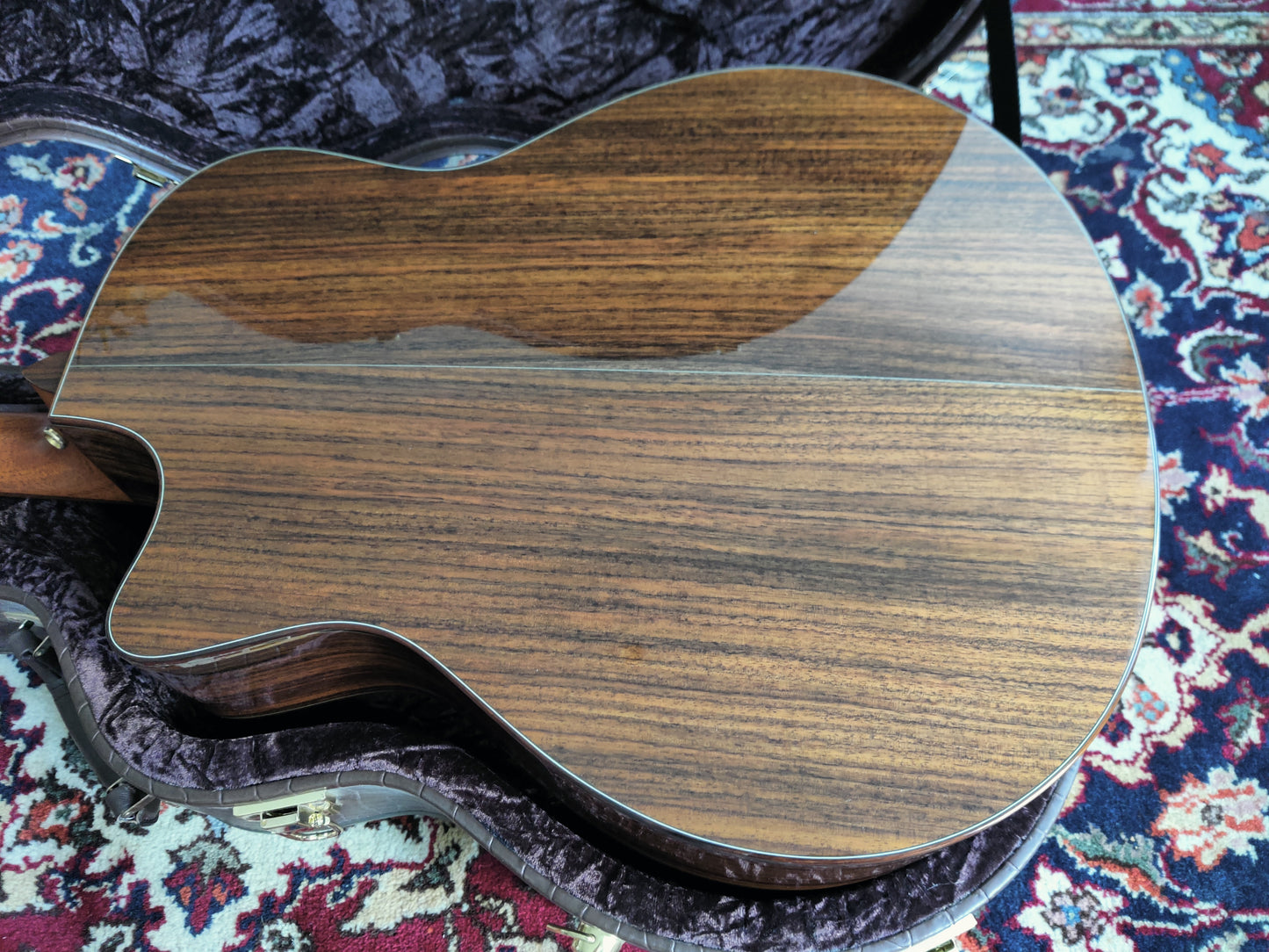 Taylor GT-8 Baritone 2010